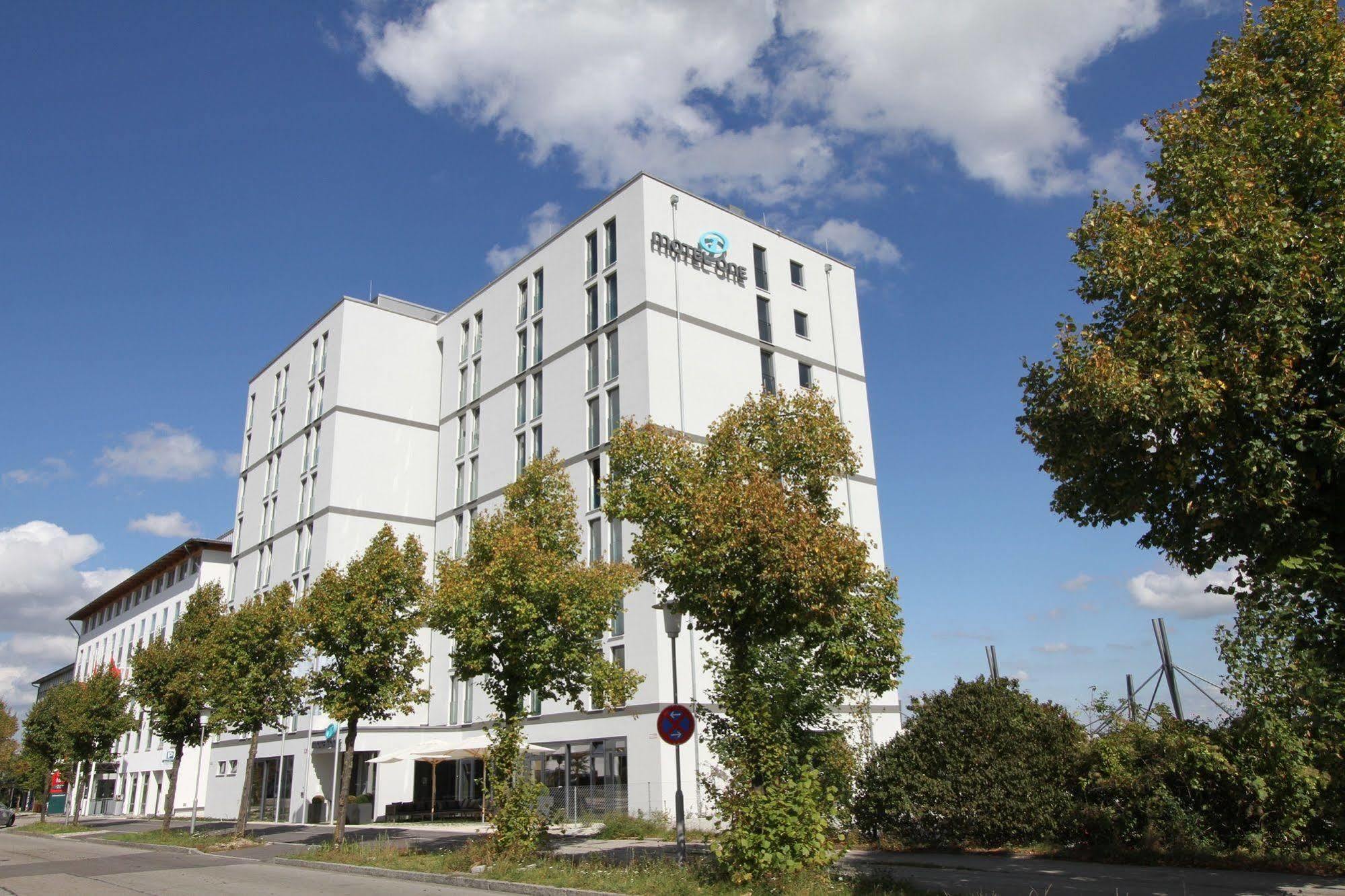 Motel One Muenchen-Garching Гархинг-бай-Мюнхен Экстерьер фото